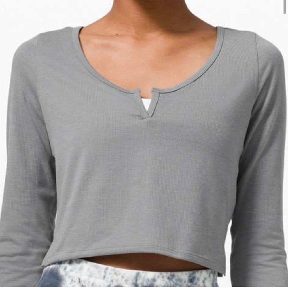 LULULEMON long sleeve v neck top sz4